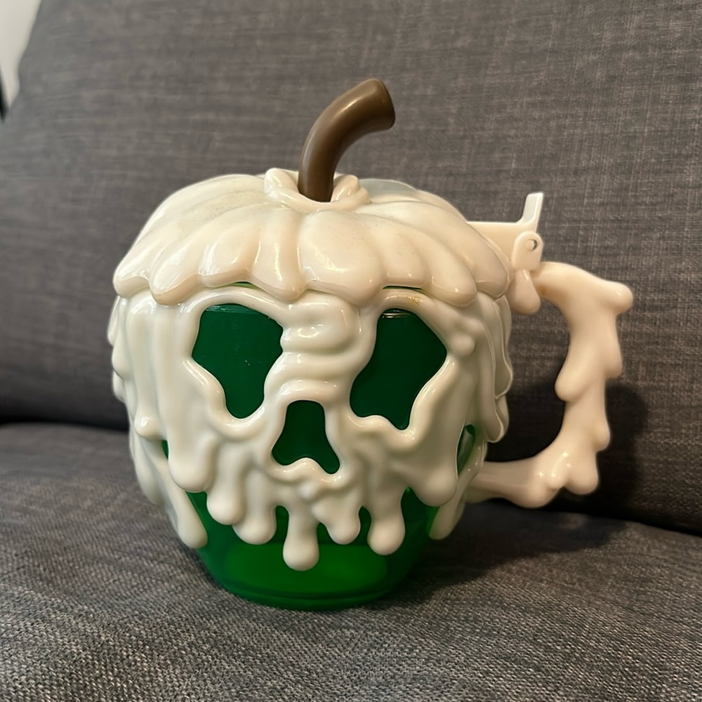 Disney Parks Green Poison Apple Stein Mug Halloween Snow White Glow in the Dark